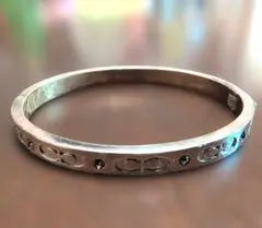 シルバー 彫刻入り バングル ストーン付き