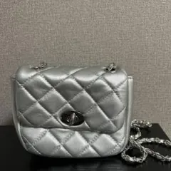 シルバー キルティング ショルダーバッグ