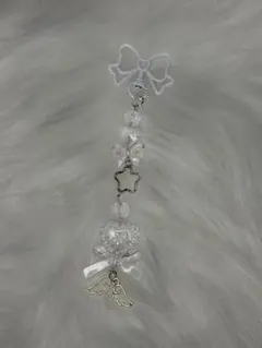 Ｂ）クリア　ホワイト　白　ビーズチャーム　ビーズキーホルダー　ハート　リボン