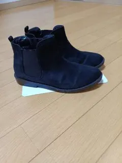 シューラルー ブーツ