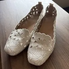 白　ローヒール　パンプス　ウォーキング　スリッポン　24.5