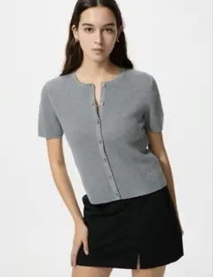 UNIQLO　スカラップクルーネックカーディガン　グレーのサムネイル