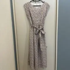 toocco フラワープリント ノースリーブワンピース