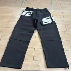 SUPREMEスウェットパンツ　新品未使用品のサムネイル