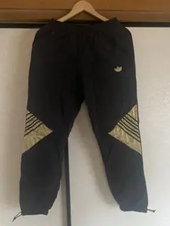 adidas originals. 黒/金 ストライプのサムネイル