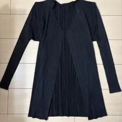 ぽ*ず様 PLEATS PLEASE ブラック サイズ4 イッセイミヤケ カーデ