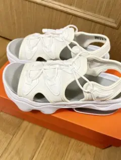 美品！ナイキ WMNS AIR MAX KOKO SANDAL ホワイト