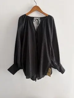 Uhr Dot Blouse ブラック新品未使用タグ付きのサムネイル