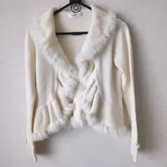 アイボリー ファー付きリブ編みカーディガン
