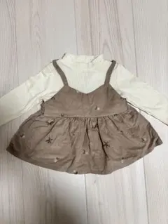 刺繍入りベージュ長袖Tシャツコーデュロイ