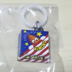 チロルチョコ　めじるしアクセサリー　ガチャガチャ