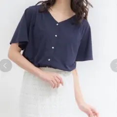 美品★ネイビー　金釦Ｖネックブラウス　ハニーズ　Honeys 半袖のサムネイル