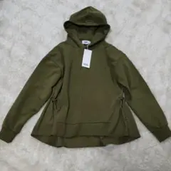 新品タグ付き★アズールバイマウジー★パーカー★S