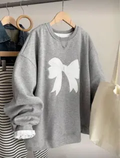 DAZY 女性用 刺繍入りちょう結びクルーネックフリーススウェットシャツ 秋冬