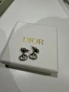 Christian Dior DIOR CDロゴ ピアス シルバーカラー - メルカリ