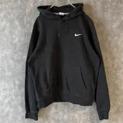 NIKE スウェット パーカー ブラック M パキスタン製 ワンポイント刺繍ロゴ