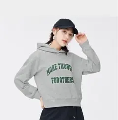 美品GU グラフィックスウェットパーカー　トレーナー　グレー　レディース　XL