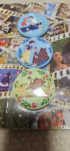 ディズニー 刺繍缶バッジ付き biscuit 白雪姫 アリエル ライオン