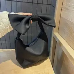 【新品】ブラック　リボン　ミニバッグ　ハンドバッグ　パーティーバッグ　上品　黒