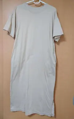 ユニクロ　ロングワンピース　Tシャツワンピース