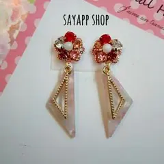 (23)ピンクのべっ甲ビジューピアス