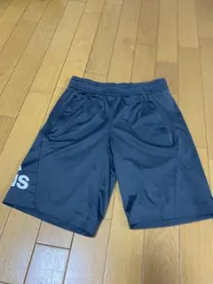 adidas グレー　ハーフパンツ サイドポケットチャック付き