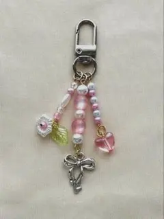 リボン　フラワー　ハート　ビーズキーホルダー ハンドメイド