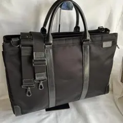 【美品】VISARUNO by Lagashaビジネスバッグ 2way 3層 黒