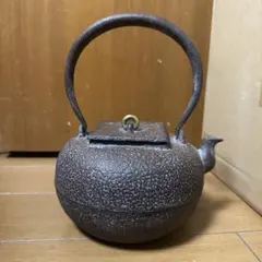 古鉄瓶 時代 小振 鉄瓶 蕾摘 容量約600ml 鉄瓶 茶道具 FY1-4 - メルカリ