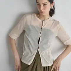 THE YOn フロントホールスリット シアー カーデ トップス アイボリー