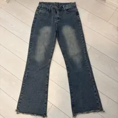 ブーツカットデニム・フリンジヘム