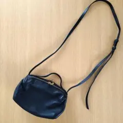 cos　コス　ショルダーバッグ　ブラック　レザー