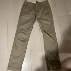 ベージュ チノパン ストレート