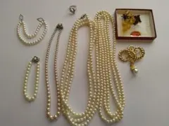 遺品整理　まとめ売り　パールネックレスとゴールドブローチセット　琥珀