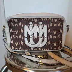 MIU MIU ミュウミュウ ロゴジャカード ショルダーバッグ カメラバッグのサムネイル