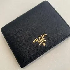 PRADA 二つ折り財布 黒 ピンク　サファイアーノ