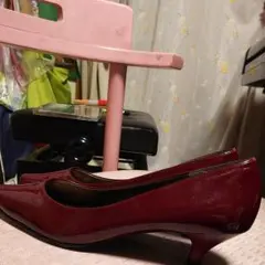 パンプス、ワインレッド色