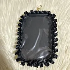大人気⭐︎新品⭐︎ダイソー⭐︎フリル付きスクエア　バッグチャームポーチ　ブラック