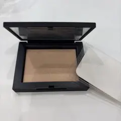 NARS ナーズ　ライトリフレクティングセッティングパウダープレストN05555のサムネイル