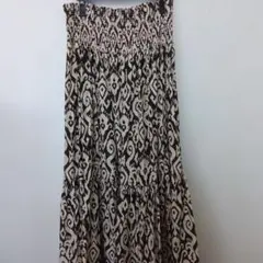 ZARA　 フレアロングスカート 黒とベージュ模様