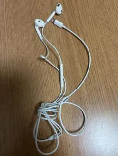 Lightning接続 有線イヤホン ホワイト