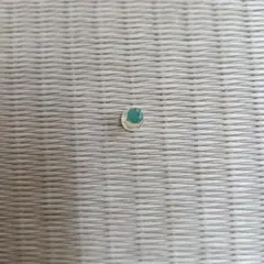 グリーン　天然石 ピアス 緑色ストーン　片耳ピアス