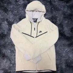 ナイキテックフリース ボア白