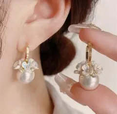 ⭐️新品入荷⭐️ステンレス鋼⭐️フラワー⭐️フェイクパール⭐️ピアス⭐️イエローゴールド⭐️