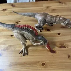 恐竜フィギュアセット（ティラノサウルス・スピノサウルス）　ジュラシックワールド