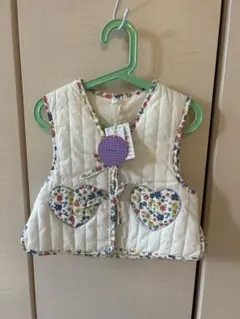 新品　バースデイ　moimoi キルティング花柄ハートポケットベスト90cm