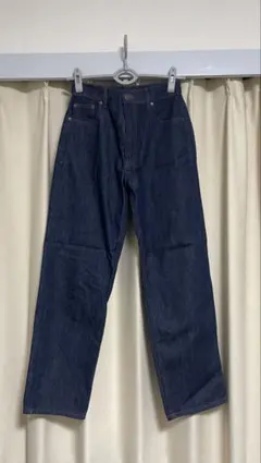 ストレートデニムパンツ