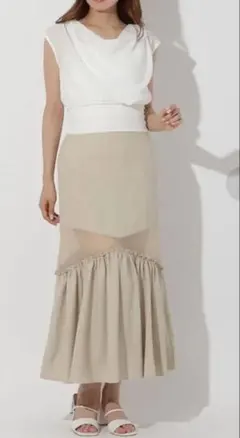 And Couture　シアー切替フレアスカートのサムネイル