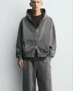 zara ジップ パーカー