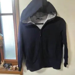 美品★UNIQLO　裏もこもこ フード付きパーカー 140cm ネイビー、暖かい